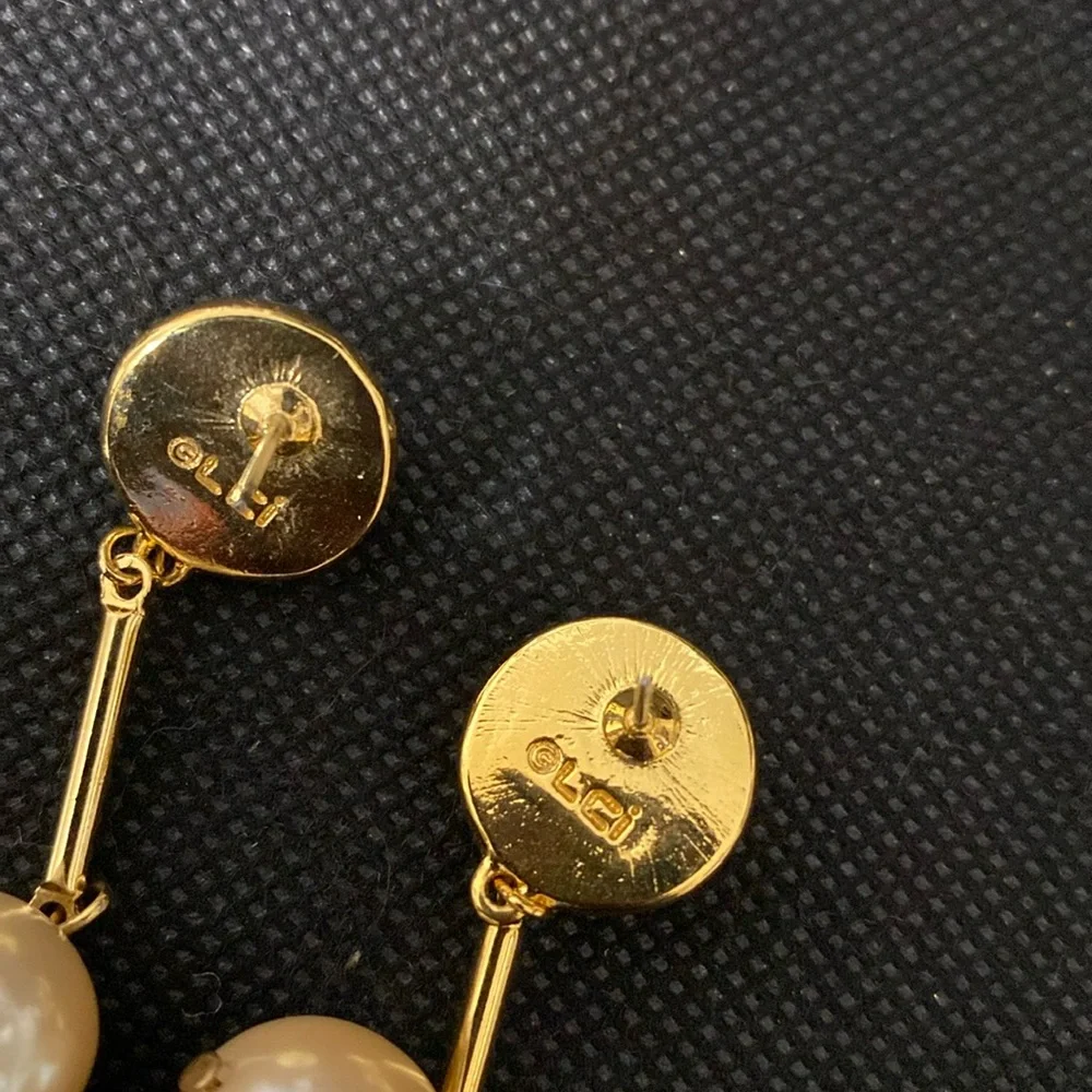 Vintage Liz Claiborne Dangling Faux pearls with Gold tone trim